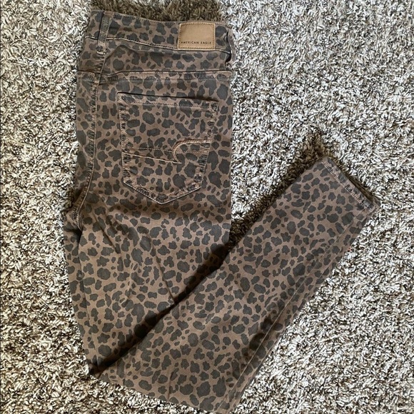 NWOT American Eagle Leopard Jeggings - Picture 2 of 3